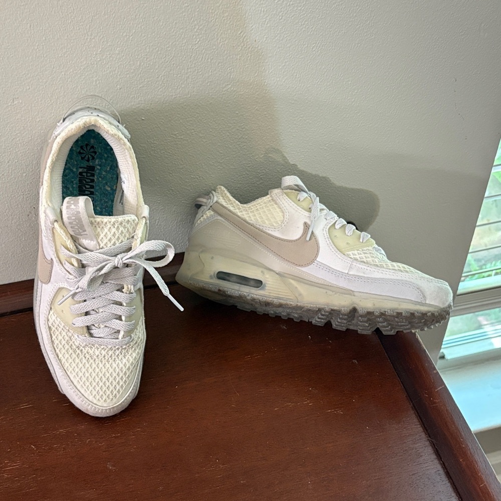 Nike White and Cream Athletic Shoes